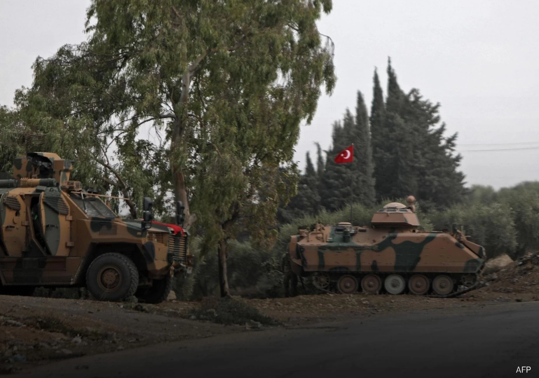 انتشار الجيش التركي في قرية كفر جنة بريف عفرين( AFP)