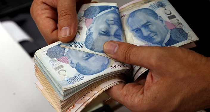 عاودت الليرة التركية الهبوط مقابل الدولار