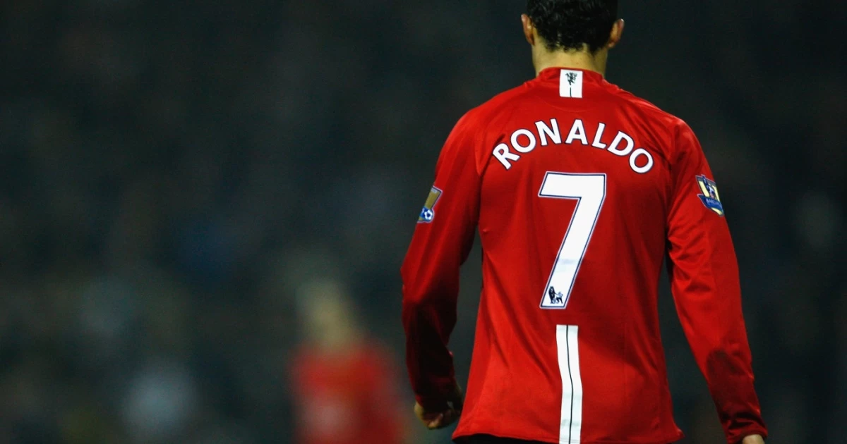 النجم البرتغالي كريستيانو رونالدو، سيرتدي القميص رقم 7