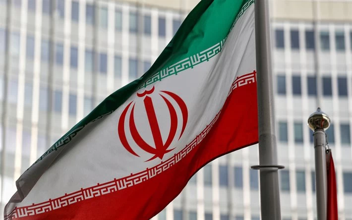 تتناقض السياسة الأمريكية مع إيران نتيجة تخلي واشنطن عن تأثير القوة الدولية